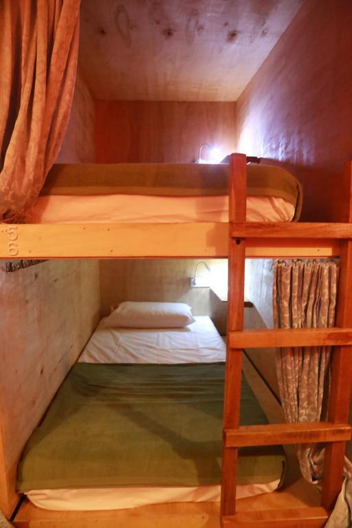 Gibbon Guesthouse กูชิง ภายนอก รูปภาพ